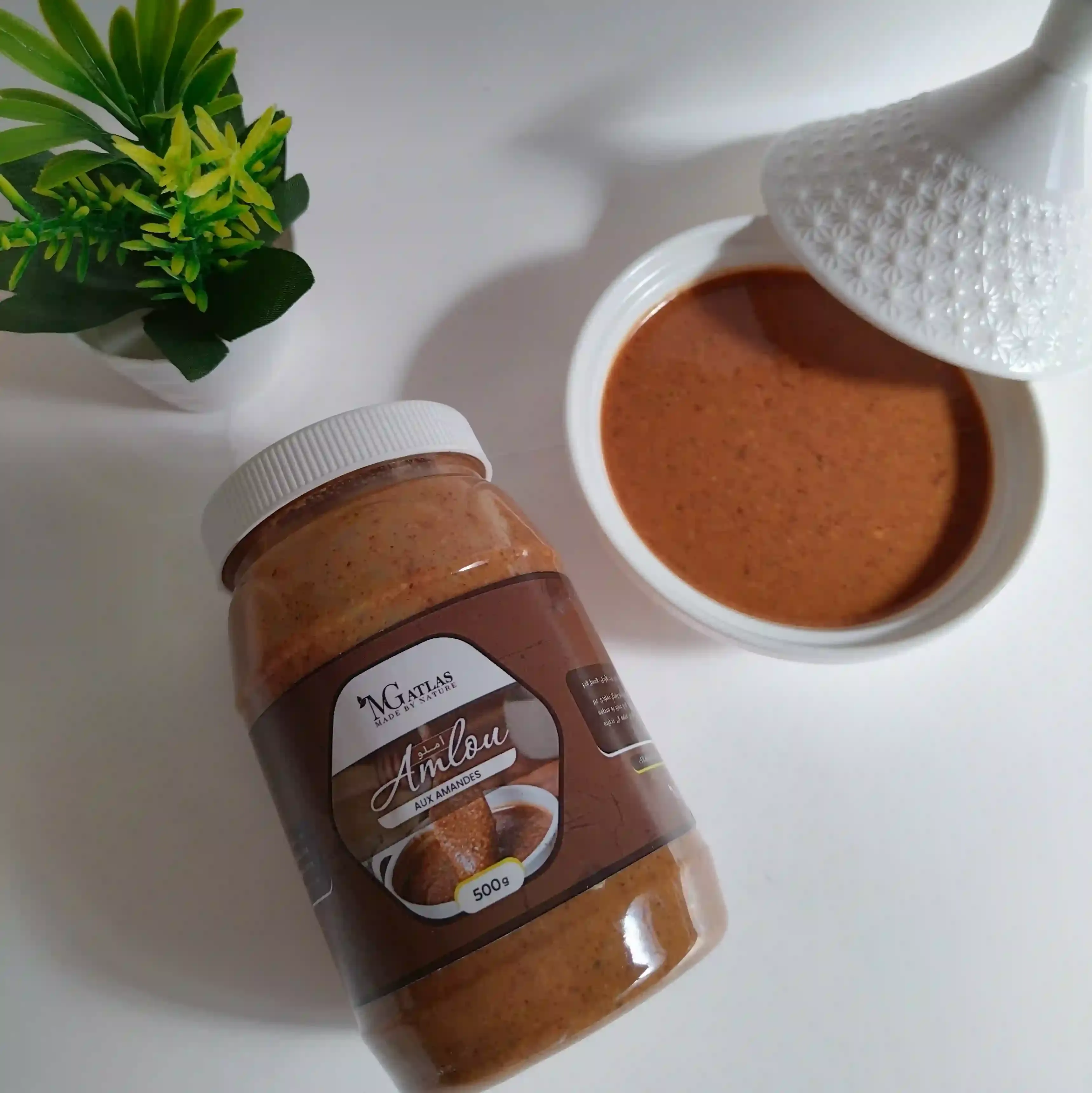 أملو باللوز وزيت الأركان والعسل الحر